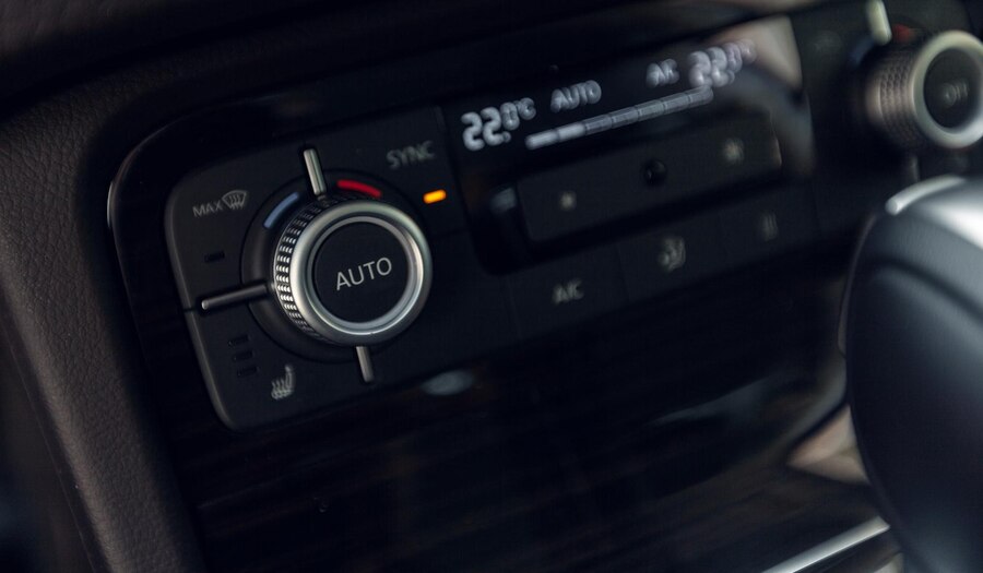 Guía completa para el mantenimiento del aire acondicionado del coche.
